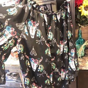 Off the shoulders shirt